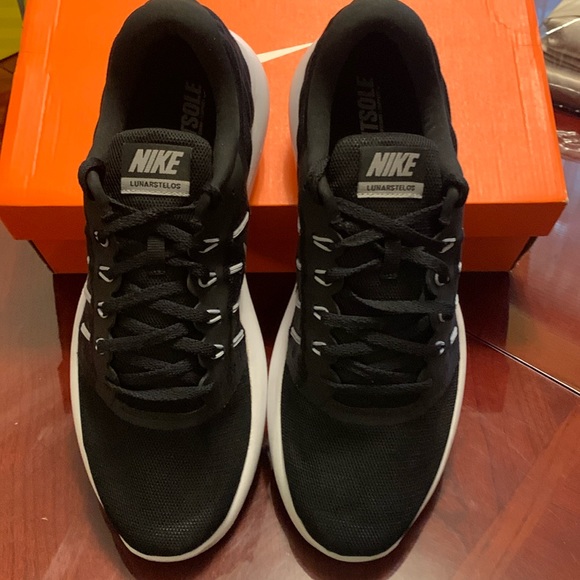 NIB Men’s Nike Air Monarch IV Sneakers. Size 10.5W - Picture 2 of 10